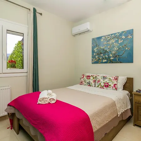 Phevos Seaview Apartament